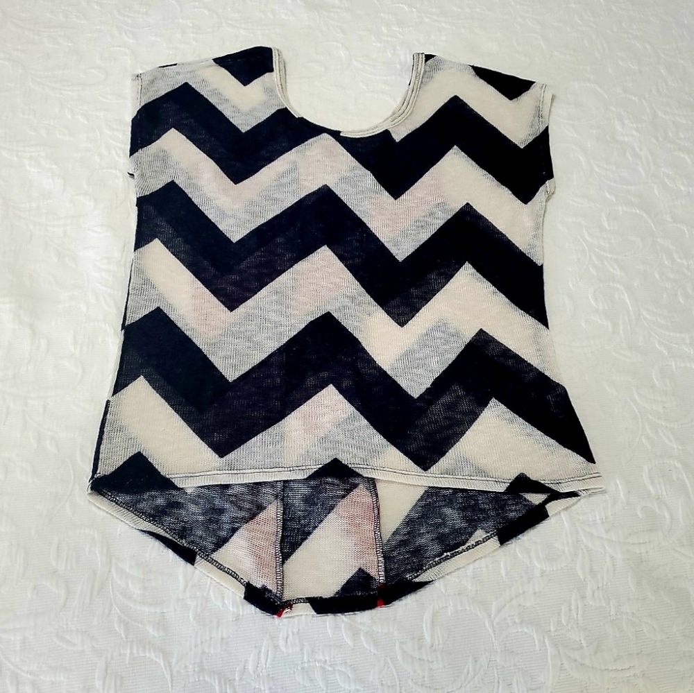 LADY'S TOP